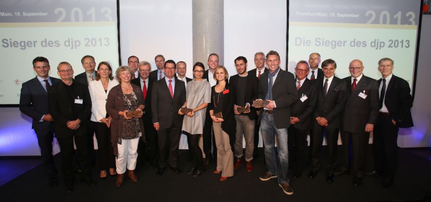 djp - Deutscher Journalistenpreis: Deutscher Journalistenpreis: djp-Trophäen für die WirtschaftsWoche, Die Zeit, den Spiegel und die Financial Times Deutschland (BILD)