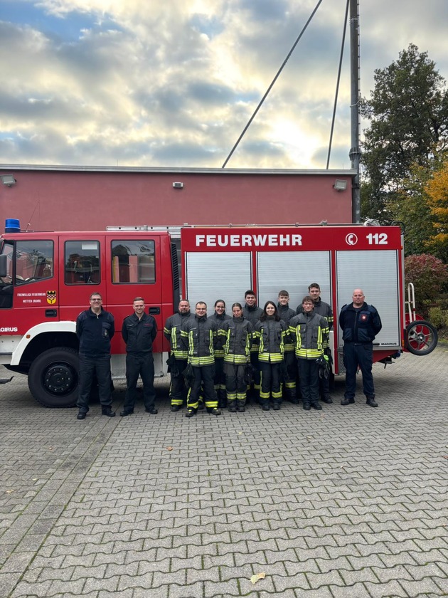 FW-EN: Wetter - Erfolgreicher Abschluss des neuen Grundlehrgangs bei der Feuerwehr