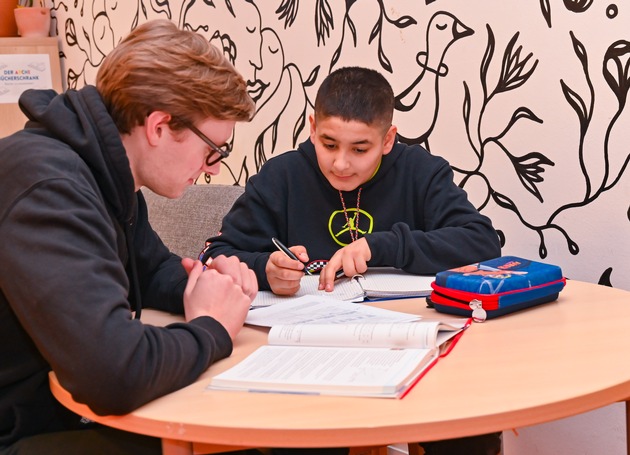 Wenn Hilfe ankommt: Omaze besucht die Arche Berlin und garantiert 500.000 Euro-Spende