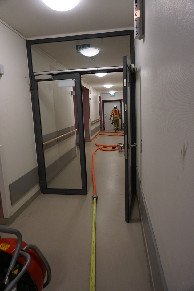FW Ratingen: Gefahrenmeldeanlage / Feuer im Krankenhaus