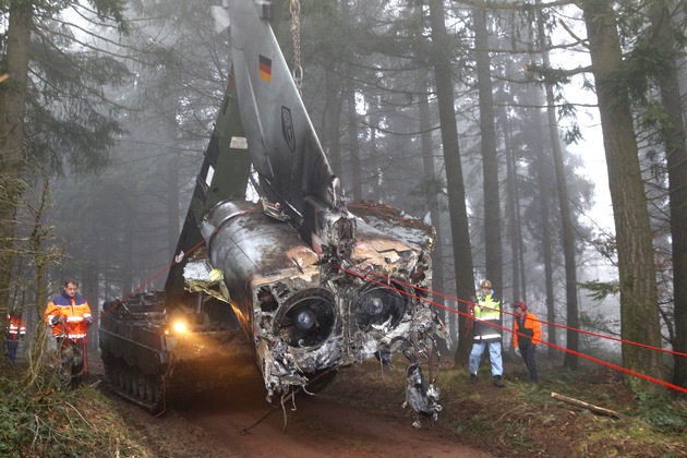 Bergung des Tornado (FOTO)