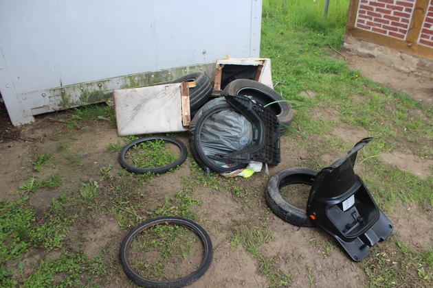 POL-NI: Unerlaubte Müllentsorgung am Weidendamm in Rehburg