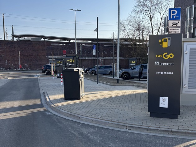 EWE Go und HOCHTIEF errichten weiteren Ladepark mit 8 Schnellladepunkten in Langenhagen