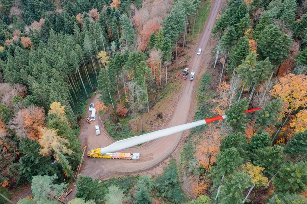 Badenova-Pressemeldung: Großtransporte für den Windpark Sirnitz/Dreispitz gehen weiter