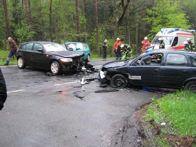 POL-WL: Verkehrsunfall Hollenstedt, Verkehrsunfall Bullenhausen, Verkehrsunfall Bendestorf, Trunkenheit Salzhausen