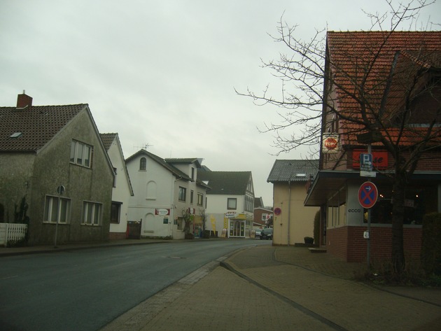 POL-CUX: Schulwegüberwachung am 18.01.12 an der Grundschule Hinschweg in Langen und am 19.01.12 an der Haupt- und Realschule Nordeschweg+++ Fahrradkontrolle in Dorum