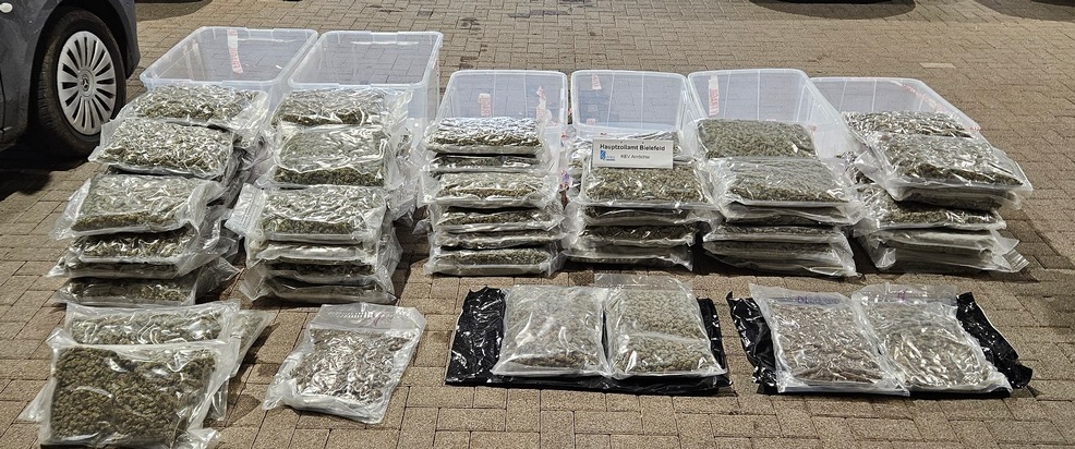 HZA-BI: Marihuana im Wert von 800.000 Euro sichergestellt/Bielefelder Zoll fängt Drogenlieferung ab