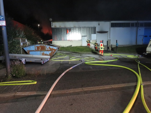 FW-Heiligenhaus: Feuer in einer Lagerhalle (Meldung 25/2020)