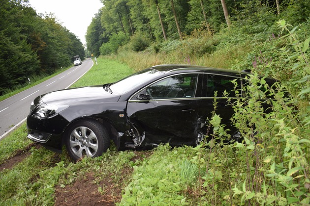 POL-NI: Stadthagen-Verkehrsunfall im Begegnungsverkehr