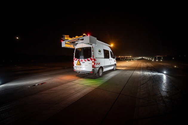 De 25 nuits à 4 heures : L&#039;EuroAirport introduit une innovation technologique efficace pour la vérification des pistes