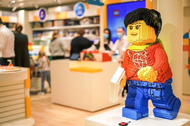 AIDA Pressemeldung: Jetzt auch auf AIDAperla: AIDA Cruises eröffnet zweiten LEGO® Store