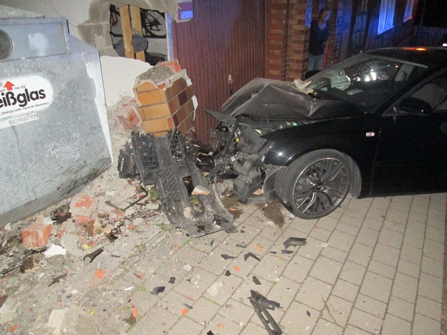 POL-KS: Zierenberg (Landkreis Kassel): Berauschter Autofahrer versucht Polizeikontrolle zu entkommen und kracht in Garage