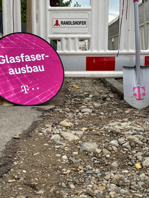 Obermeitingen: Besuch auf der Glasfaserbaustelle