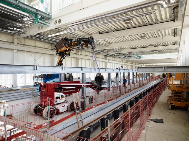 500 Tonnen Stahlträger für das neue Depot der Limmattalbahn