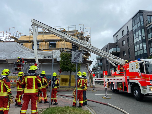 FW-SE: Dachstuhlbrand in Kaltenkirchener Innenstadt