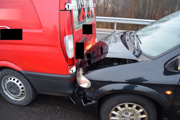 POL-PDKL: A6/Ramstein-Miesenbach, Hoher Sachschaden bei Auffahrunfall