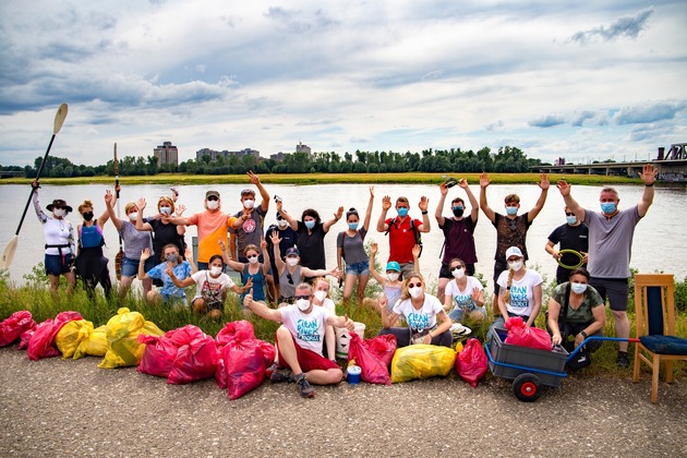 Pressemitteilung: TEEKANNE und das Clean River Project sammeln Müll zum Schutz der Meere
