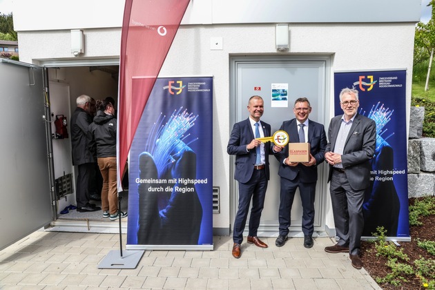 Highspeed-Internet im bislang weißesten Fleck Baden-Württembergs: Vodafone aktiviert das Glasfaser-Netz des Zweckverbands Breitband Breisgau-Hochschwarzwald in Breitnau