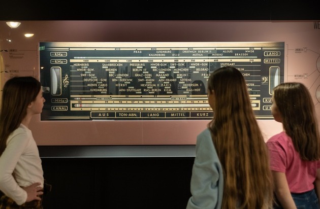 TECHNOSEUM: Hier funkt's gewaltig / TECHNOSEUM zeigt Große Sonderausstellung zur Geschichte von Radio und Fernsehen