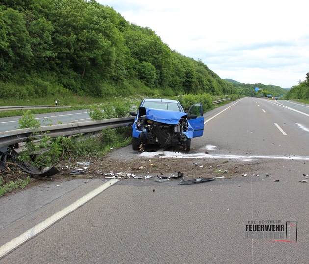 FW-MK: Verkehrsunfall auf der Autobahn 46, drei Verletzte.