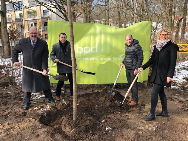 StilVeste Zirndorf - BPD-Projektabschluss mit Baumpflanzung