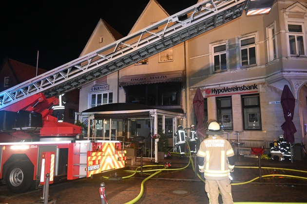 POL-STD: Feuer in Buxtehuder Innenstadt richtet hohen Sachschaden an