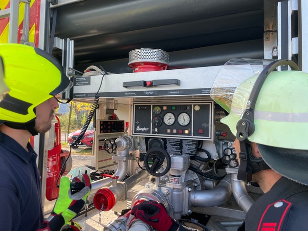 FW Dinslaken: Pumpen-Maschinisten Lehrgang erfolgreich abgeschlossen.