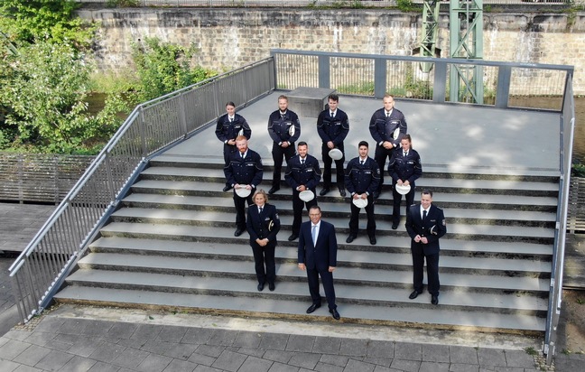 POL-W: W/RS/SG- 75 Polizeibeamtinnen und -beamte treten ihren Dienst beim Polizeipräsidium Wuppertal an