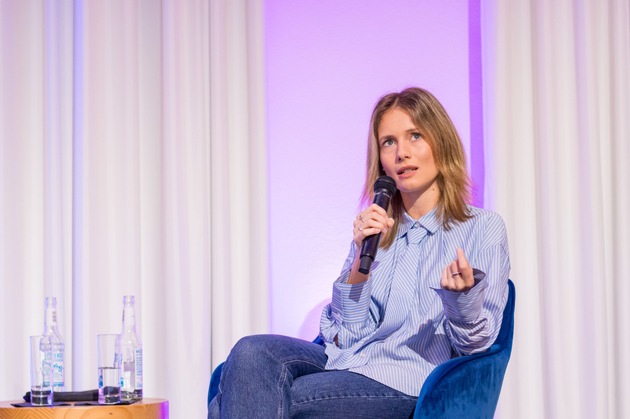 150 junge Journalistinnen und Journalisten formulieren bei der Konferenz BEYOND NEWS sieben Forderungen für ihre Branche