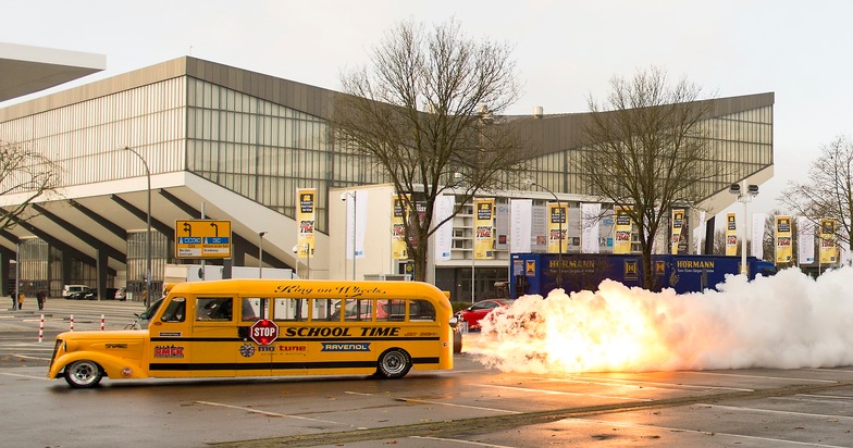 50. Essen Motor Show zeigt einzigartige Studien und Unikate / Vom selbstfahrenden E-Mobil bis zum Schulbus mit Raketenantrieb