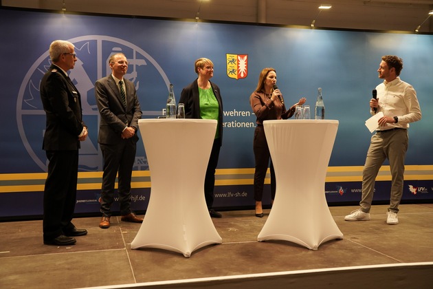 FW-LFVSH: Landesfeuerwehrversammlung 2026: Gemeinsam klarkommen - Ministerpr&auml;sident und Innenministerin w&uuml;rdigen Engagement der Feuerwehren und &uuml;bergeben F&ouml;rderbescheid zur St&auml;rkung der Resilienz