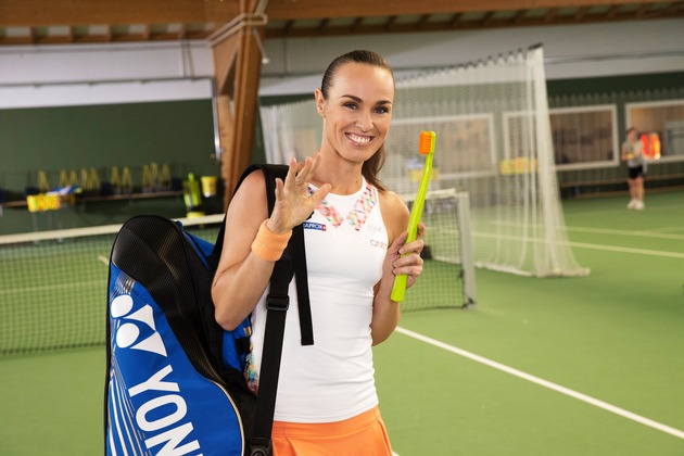 Martina Hingis è ambasciatrice di Curaden: &quot;Lavarsi i denti è divertente!&quot;