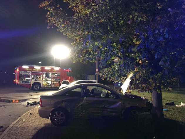 KFV-CW: Schwerer Verkehrsunfall auf dem Nagolder Wolfsberg

Beifahrer lebensgefährlich verletzt - Hubschrauber im Einsatz
