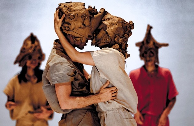 Migros-Genossenschafts-Bund Direktion Kultur und Soziales: 30 Jahre Migros-Kulturprozent Tanzfestival Steps, 12.4.-5.5.2018 / Die Welt tanzt in 31 Schweizer St&auml;dten