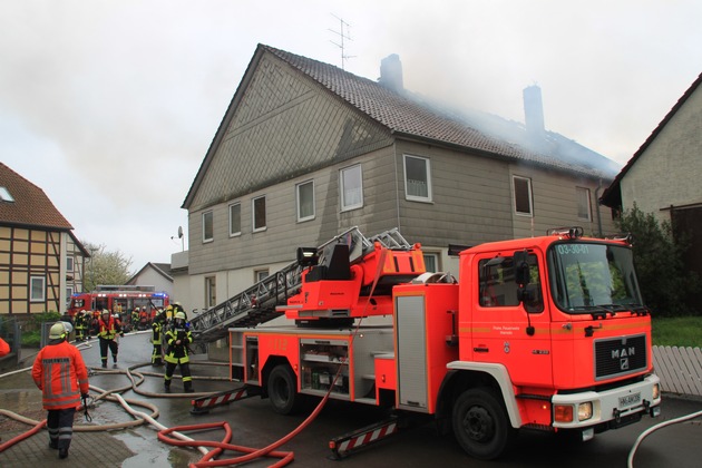 POL-HM: Brand in einem Wohngebäude mit Gaststätte (Nachtrag)