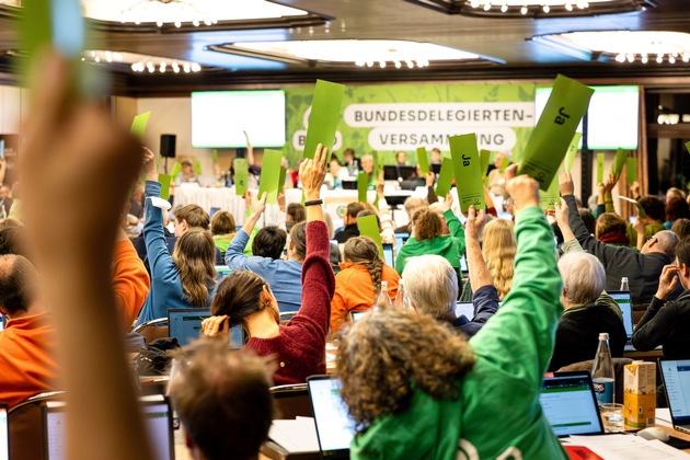 ++ Olaf Bandt als BUND-Vorsitzender wiedergewählt – BDV kritisiert rückwärts gewandte Politik der Bundesregierung | #BUND50 ++