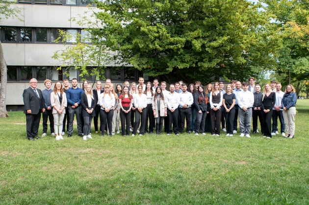 HZA-R: Start in ein spannendes und sicheres Berufsleben beim Hauptzollamt Regensburg / Jetzt Karriere beim ZOLL starten!