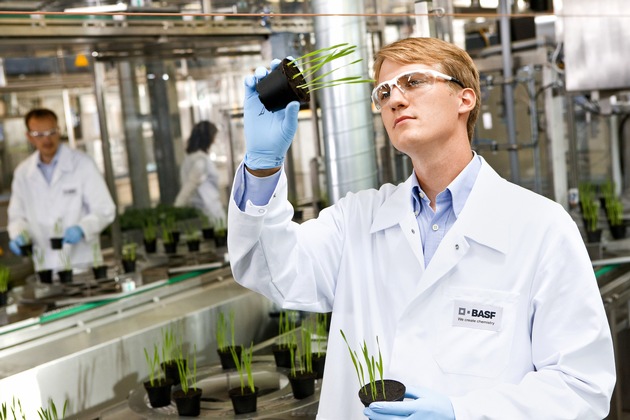 BASF mit aktuellen Pressefotos zur Bilanzpressekonferenz am 26.2.2016 (FOTO)