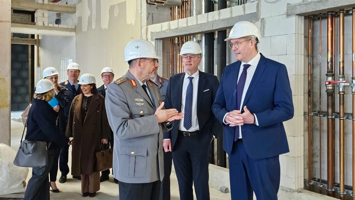 Hoher Besuch beim Zentralen Sanitätsdienst der Bundeswehr: MP Alexander Schweitzer und IM Michael Ebling zu Besuch beim Kommando Gesundheitsversorgung und beim Bundeswehrzentralkrankenhaus Koblenz