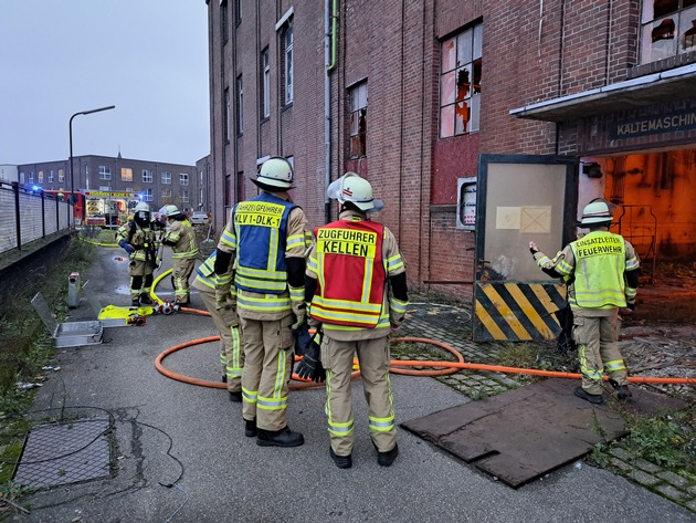 FW-KLE: Erneutes Brandereignis an der Van-den-Bergh-Straße