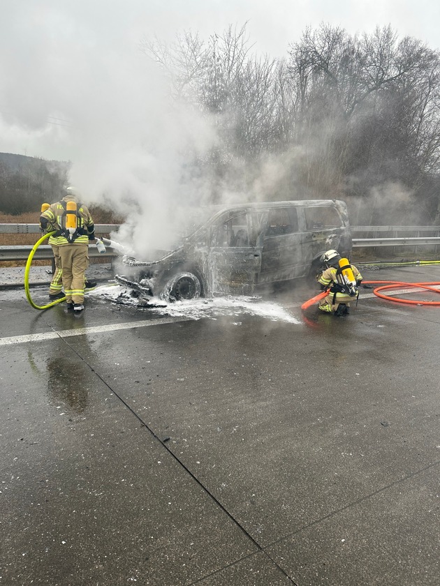 POL-PASTKL: Brennender PKW auf der BAB6