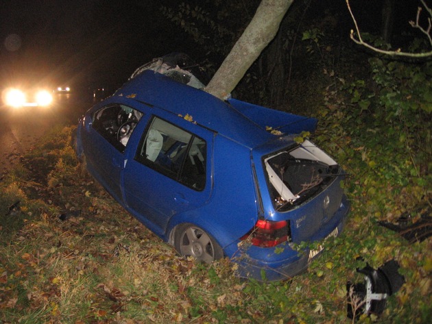 POL-HI: Schwerer Verkehrsunfall zwischen Lamspringe und Gehrenrode