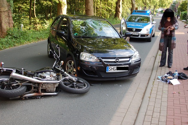 POL-STH: Motorradfahrerin bei Verkehrsunfall verletzt