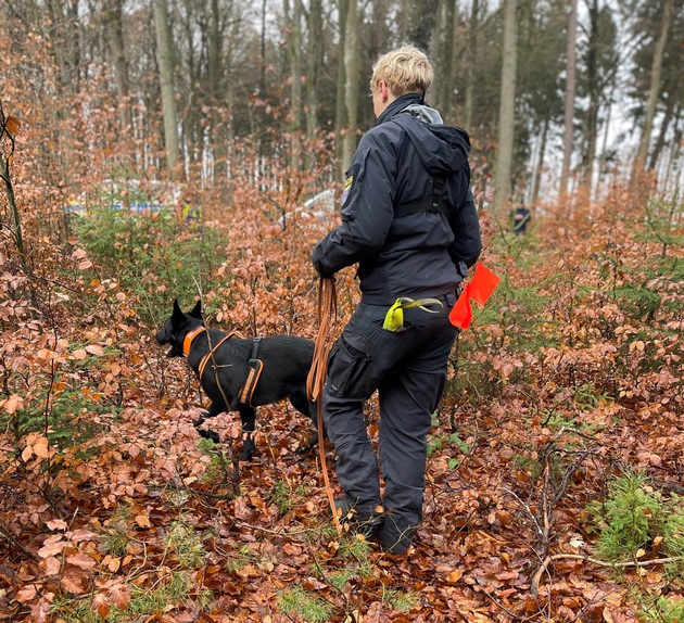 LKA-HE: Tötungsdelikt Melanie Frank: Großaufgebot der hessischen Polizei sucht Waldstück erneut ab und bittet nochmals um Hinweise