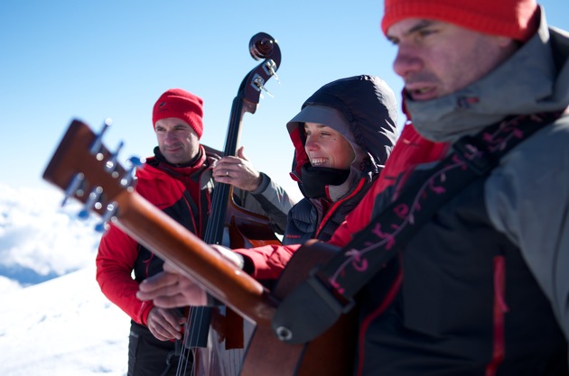 Mammut Jubiläumsprojekt: ZAZ gibt Konzert auf dem Mont Blanc (VIDEO)