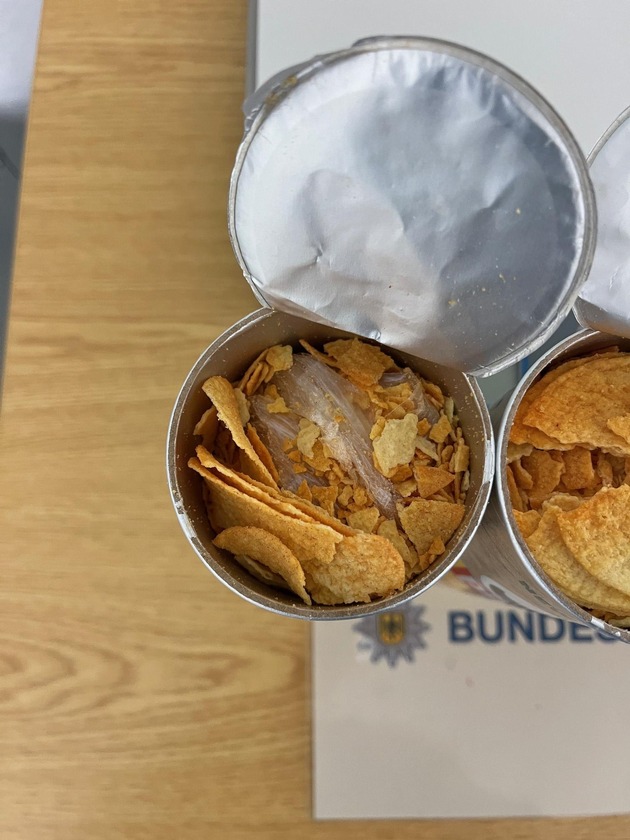 BPOL NRW: Bundespolizei stellt 1,65 Kilogramm Haschisch auf der Bundesautobahn A 52 sicher