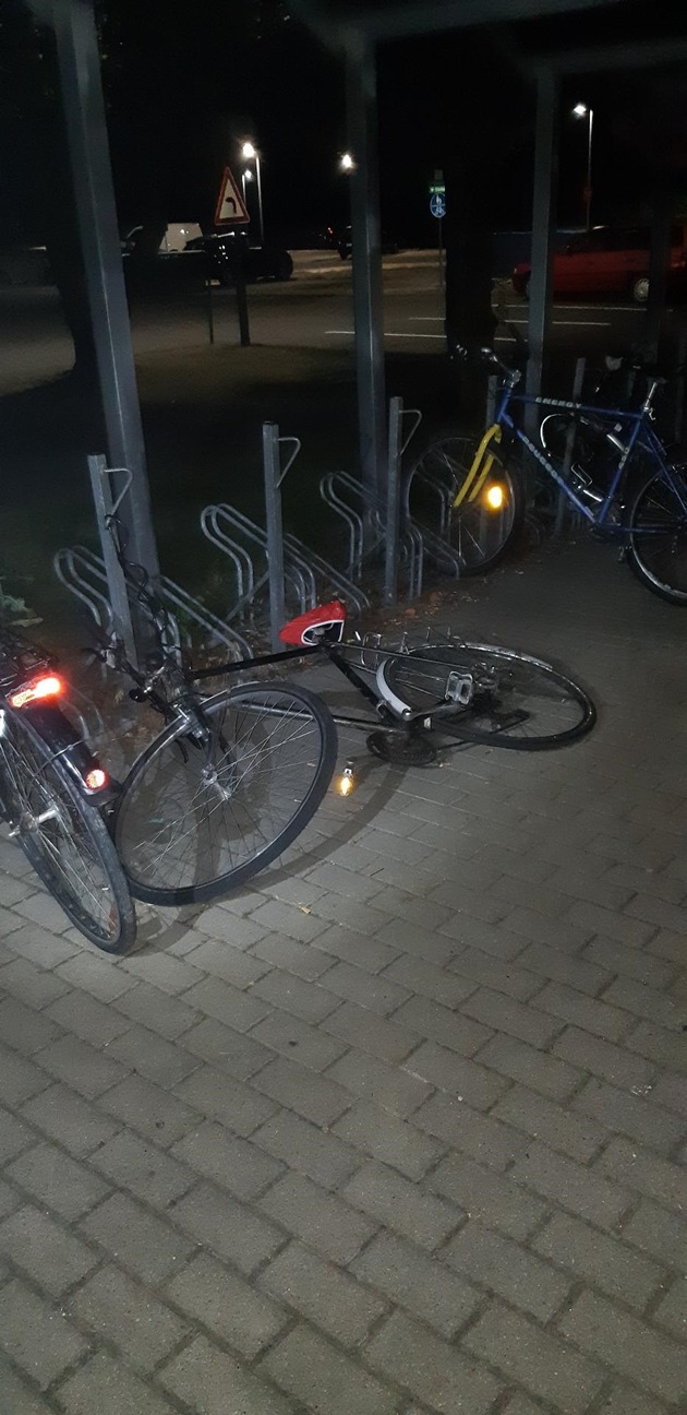 BPOLI-OG: Unbekannte beschädigen mehrere Fahrräder/Bundespolizei sucht Eigentümer