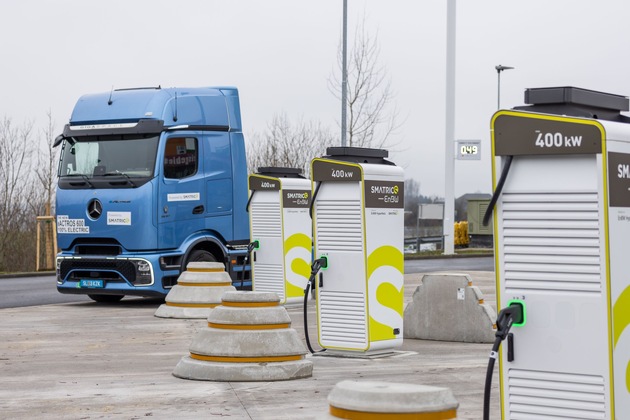 FRYTE und SMATRICS integrieren Ladeinfrastruktur für E-LKW in die Routenplanung von Logistikunternehmen