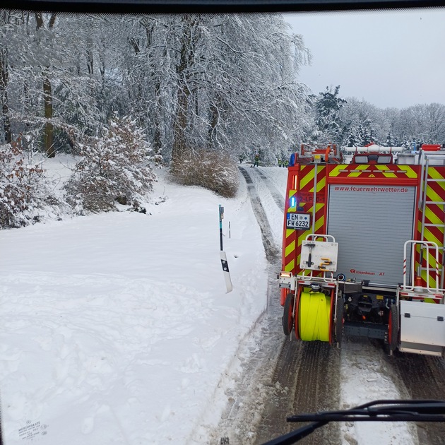 FW-EN: Wetter - Schnee sorgt auch heute für Einsätze der Feuerwehr Wetter (Ruhr)