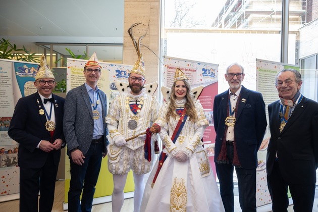 Bonner Prinzenpaar besucht Karnevalsausstellung der Sparkasse K&ouml;lnBonn